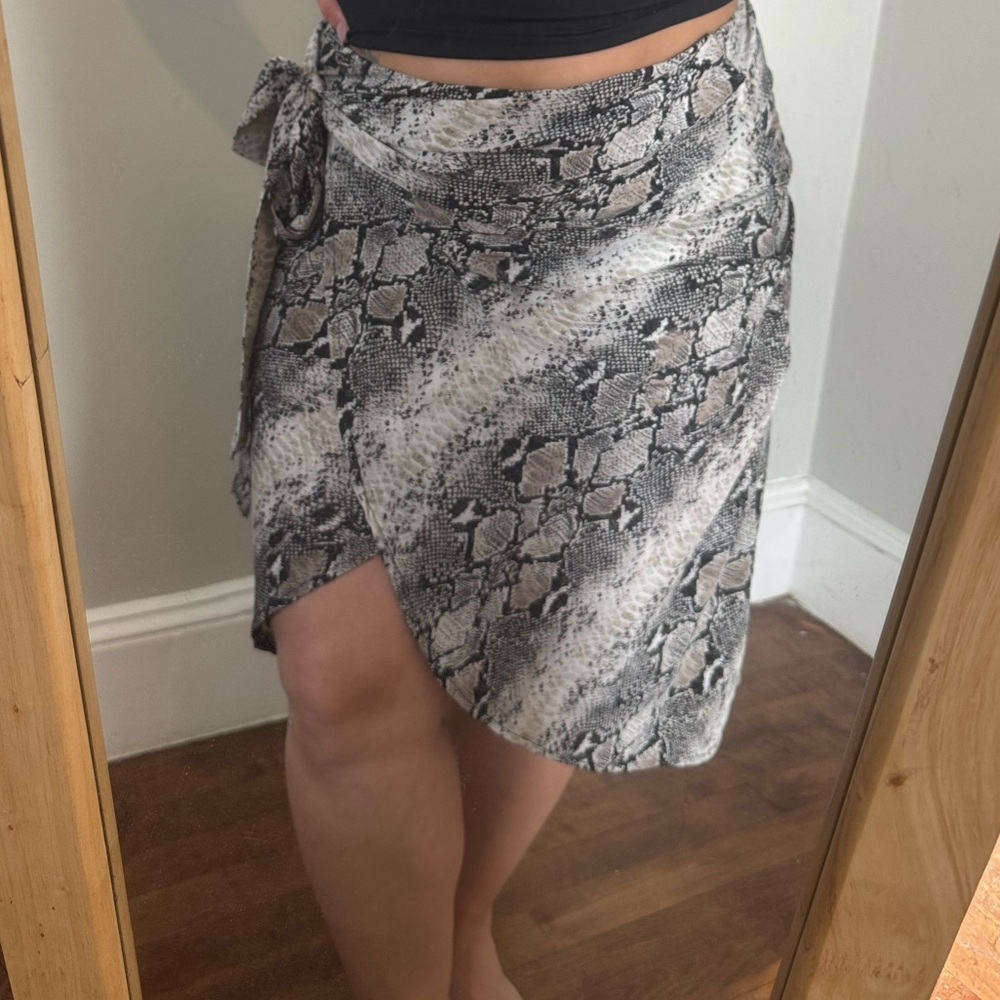 Sz L Snake Print Wrap Skirt